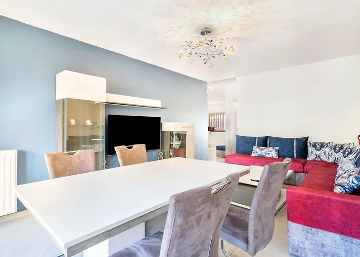 Le Vauban Grand 2 Pieces Parking بيت للعطل *